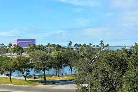 1064 N Tamiami Trail Sarasota FL 34236