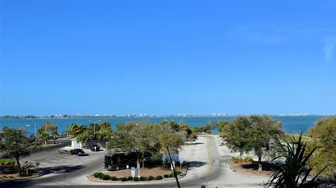 1064 N Tamiami Trail Sarasota FL 34236
