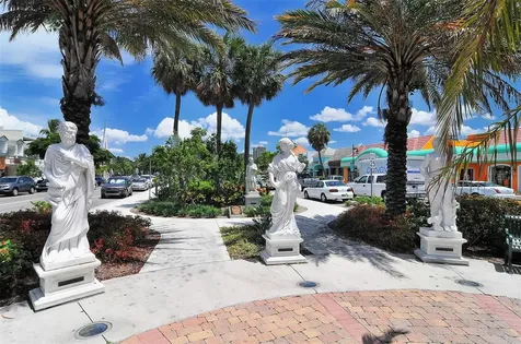 1064 N Tamiami Trail Sarasota FL 34236