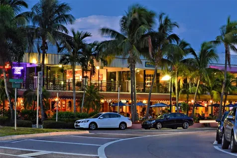 1064 N Tamiami Trail Sarasota FL 34236