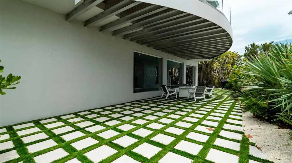 107 Elm Avenue Anna Maria FL 34216