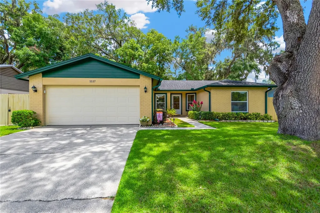 1537 Long Pond Drive Valrico FL 33594