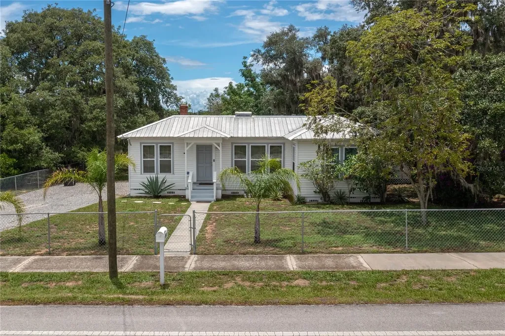 1367 Memorial Drive Avon Park FL 33825
