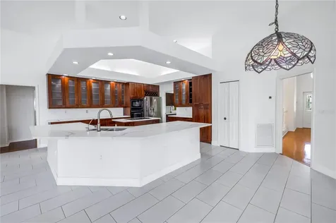 908 Lake Placido Court NE St Petersburg FL 33703