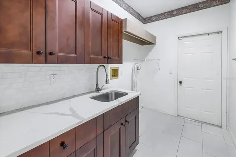908 Lake Placido Court NE St Petersburg FL 33703