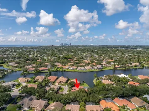 908 Lake Placido Court NE St Petersburg FL 33703