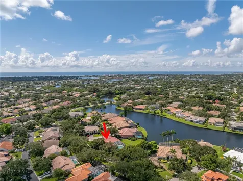 908 Lake Placido Court NE St Petersburg FL 33703