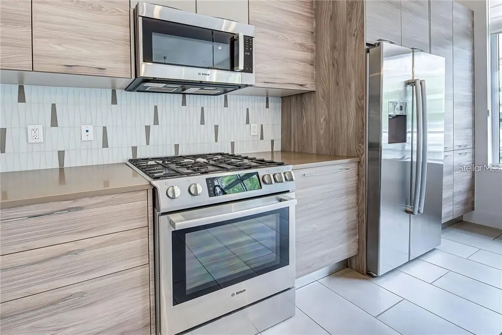 212 Cosmopolitan Court Sarasota FL 34236
