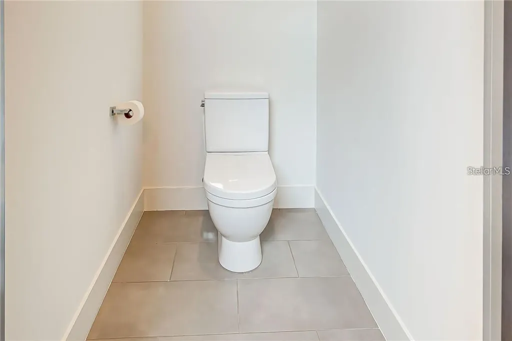 212 Cosmopolitan Court Sarasota FL 34236