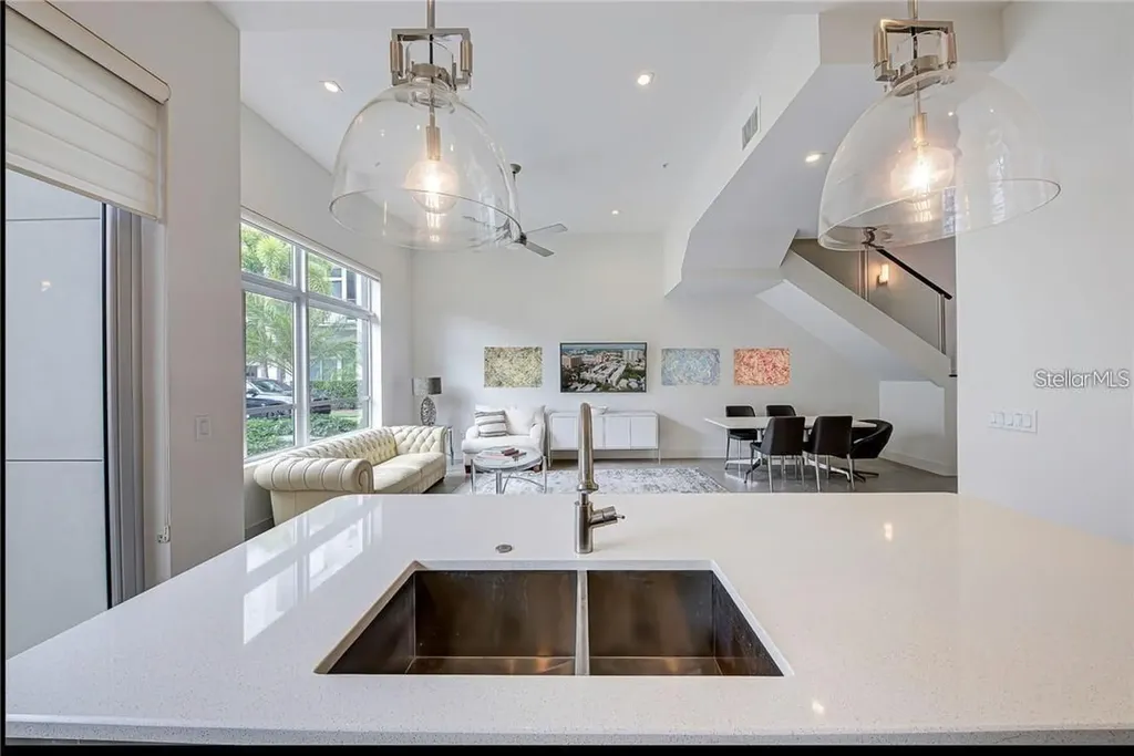212 Cosmopolitan Court Sarasota FL 34236