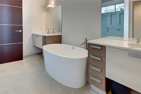 212 Cosmopolitan Court Sarasota FL 34236
