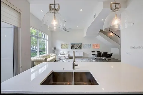 212 Cosmopolitan Court Sarasota FL 34236