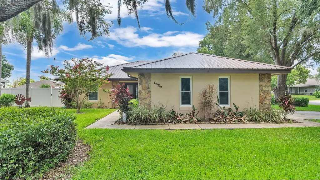 1327 Covey Circle N Lakeland FL 33809