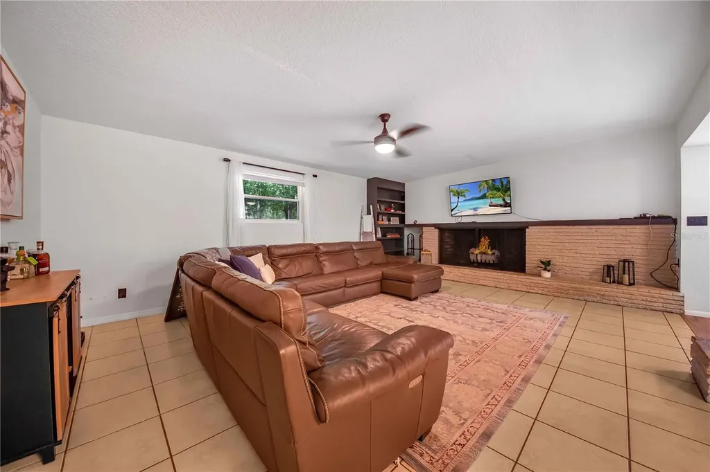 1004 Avenue G NE Winter Haven FL 33881