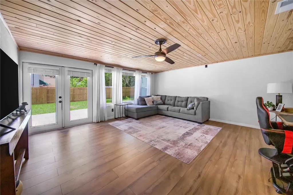 1004 Avenue G NE Winter Haven FL 33881