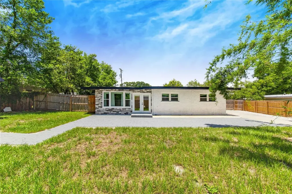 1004 Avenue G NE Winter Haven FL 33881
