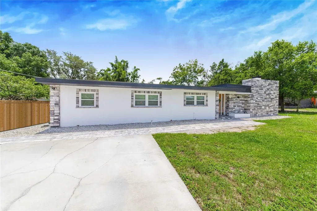 1004 Avenue G NE Winter Haven FL 33881