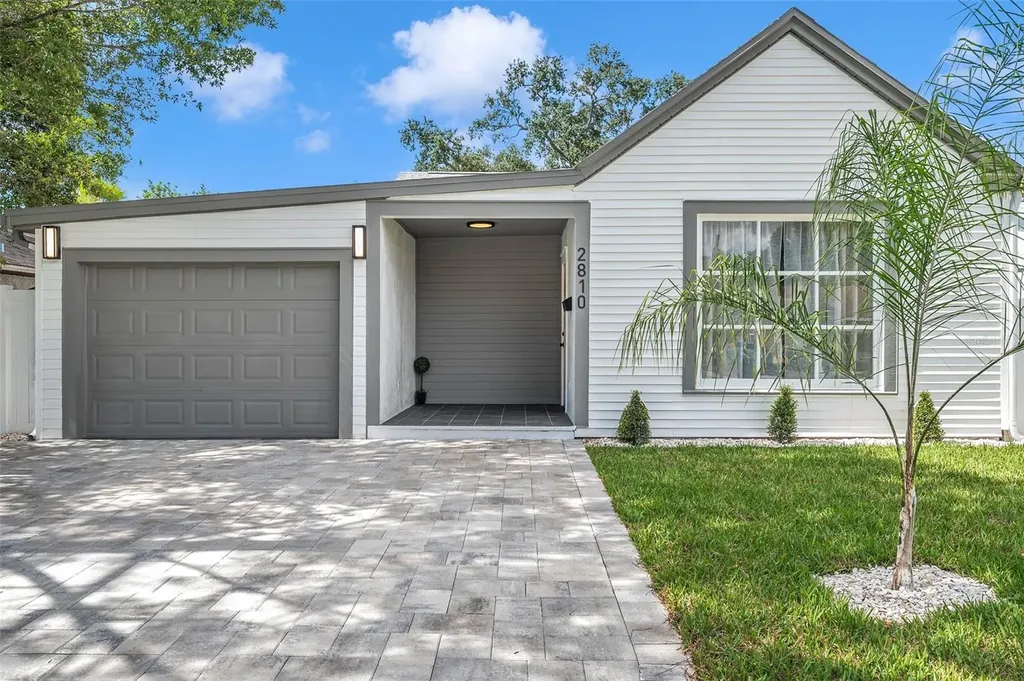2810 13th Avenue N St Petersburg FL 33713