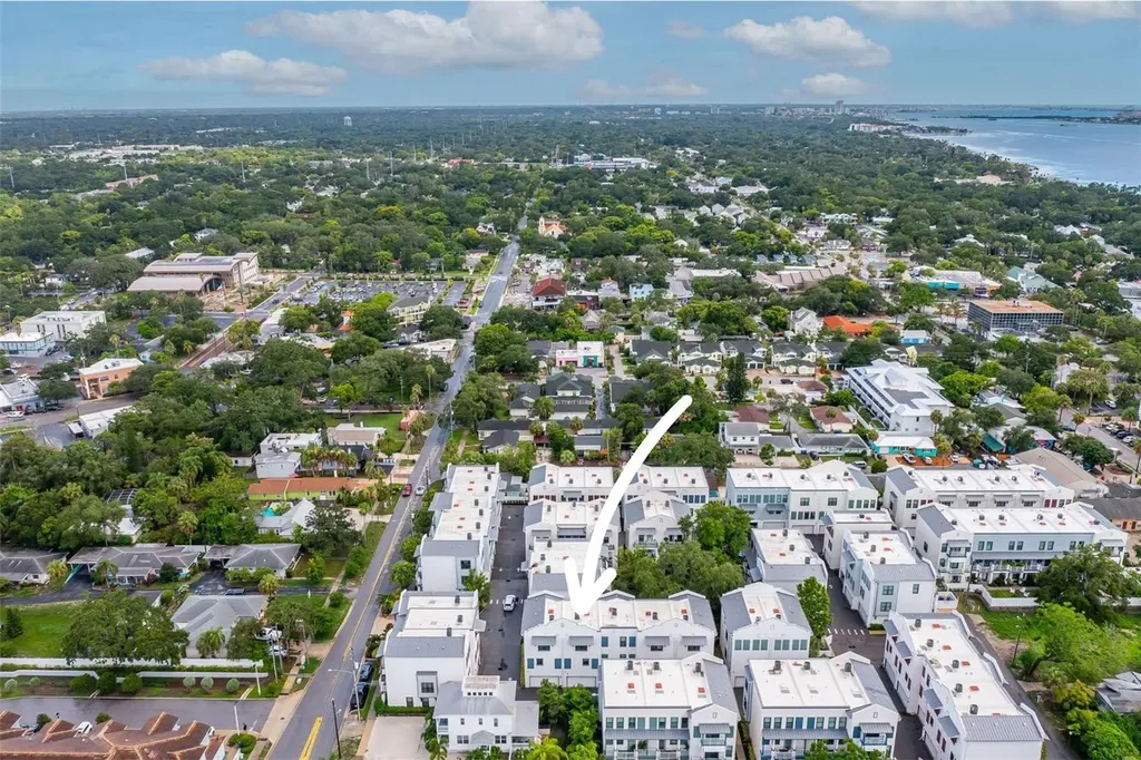 946 Highland Avenue Dunedin FL 34698