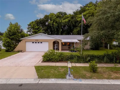 618 Red Robin Road Seffner FL 33584