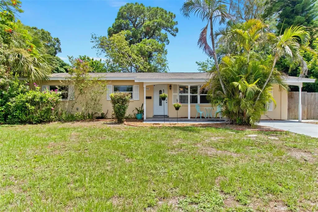 2090 62nd Place S St Petersburg FL 33712