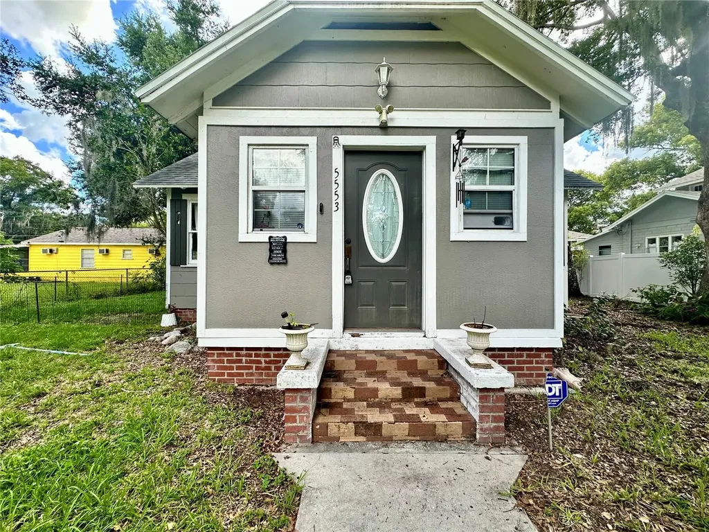 5553 11th Street Zephyrhills FL 33542