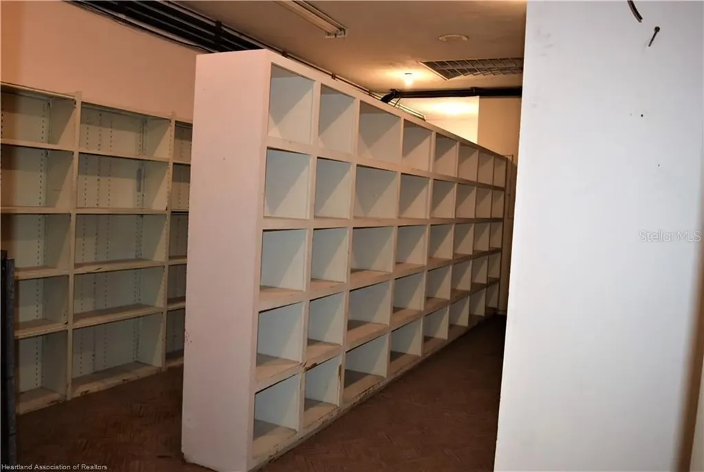 2 W Main Street Avon Park FL 33825