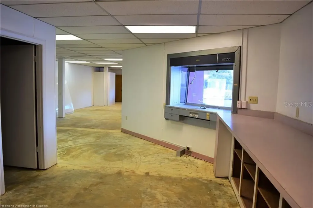 2 W Main Street Avon Park FL 33825