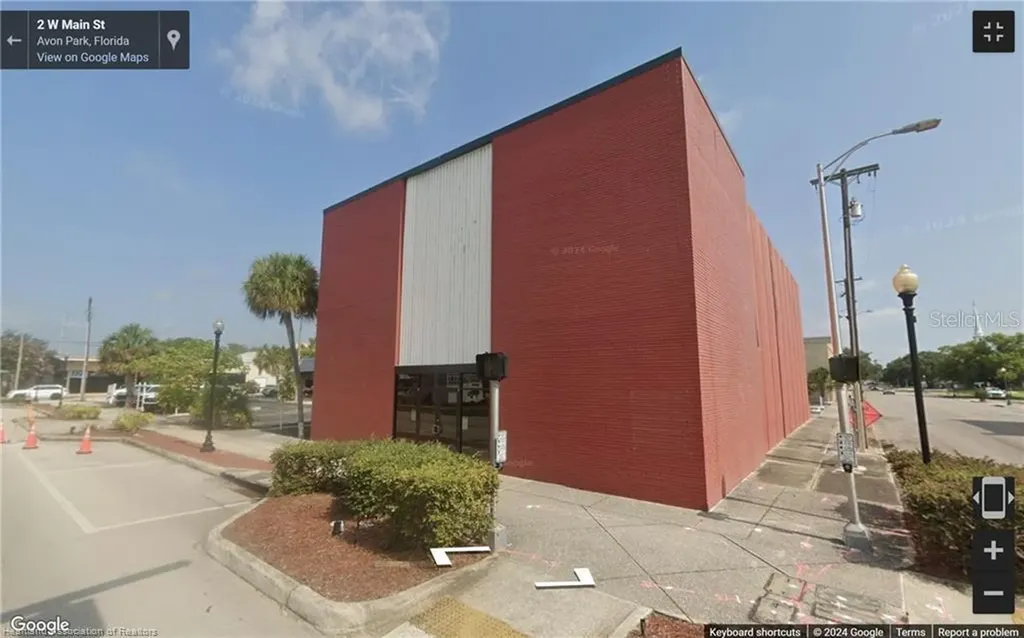 2 W Main Street Avon Park FL 33825