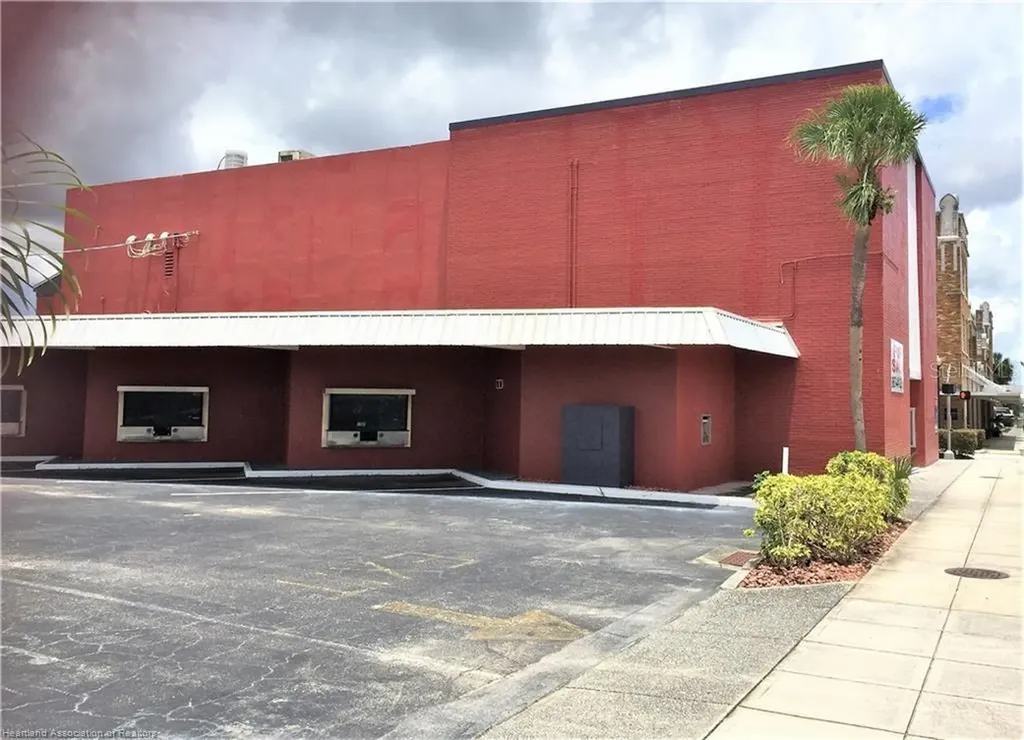 2 W Main Street Avon Park FL 33825