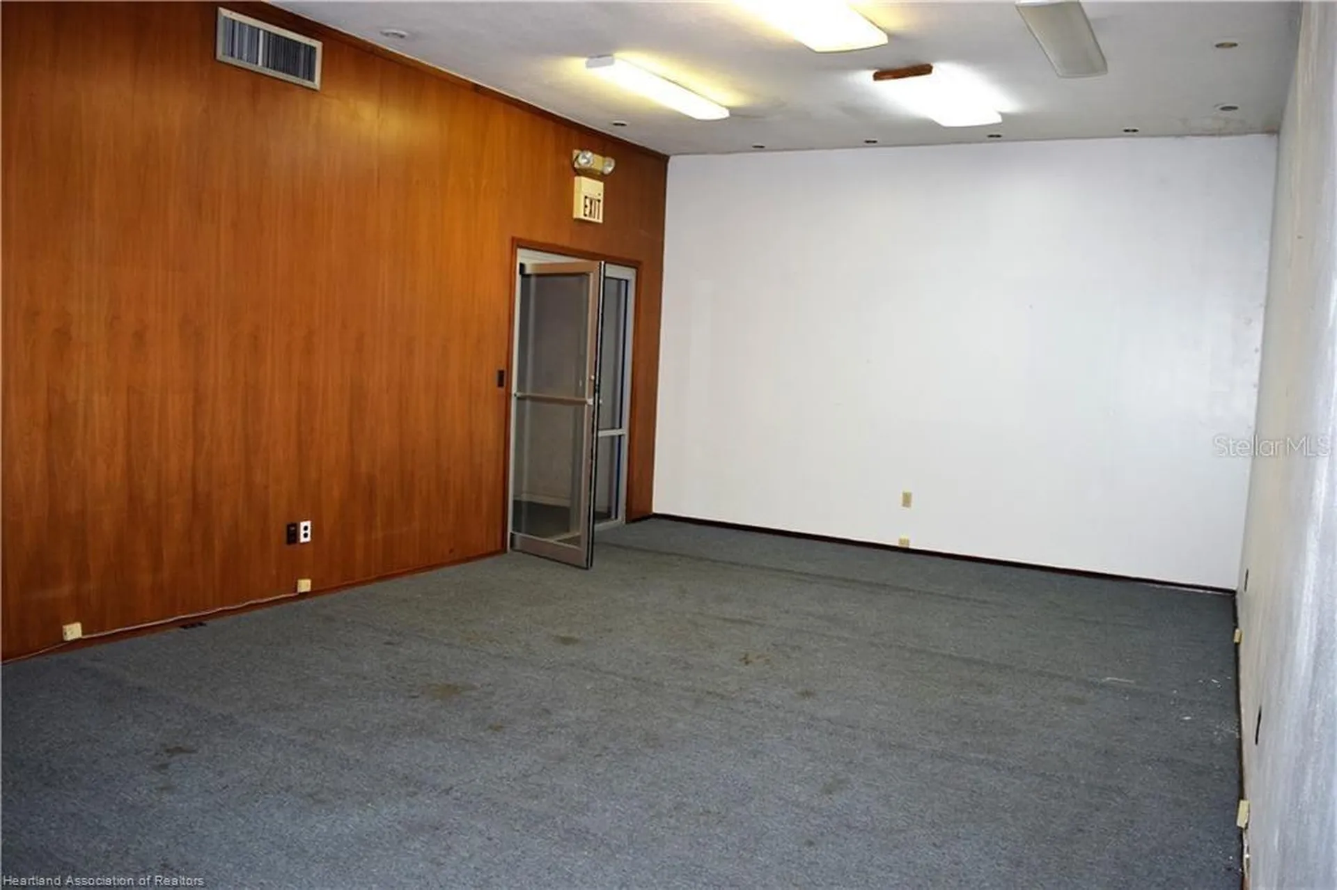 2 W Main Street Avon Park FL 33825