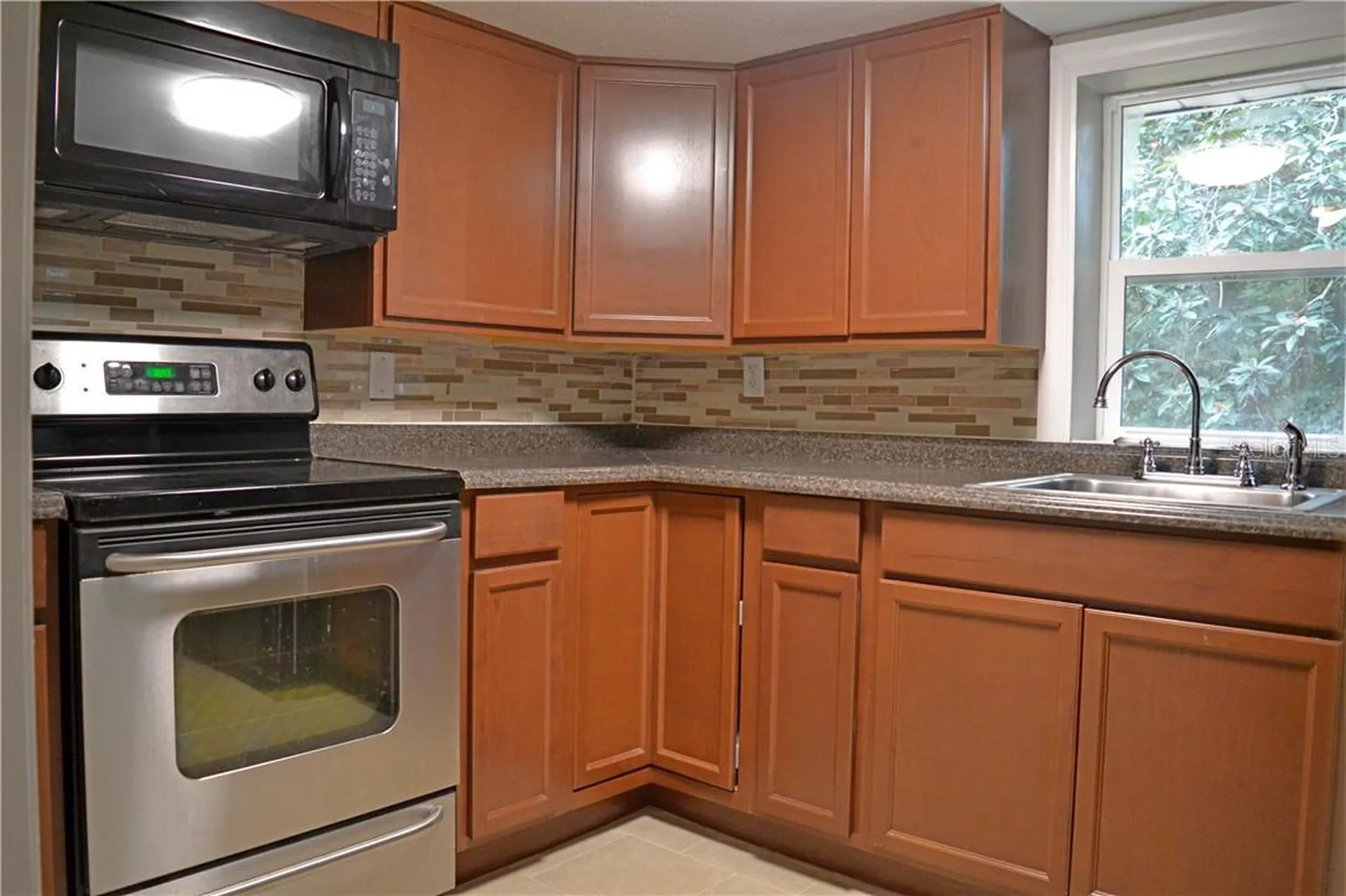 647 S Delaware Avenue Deland FL 32720