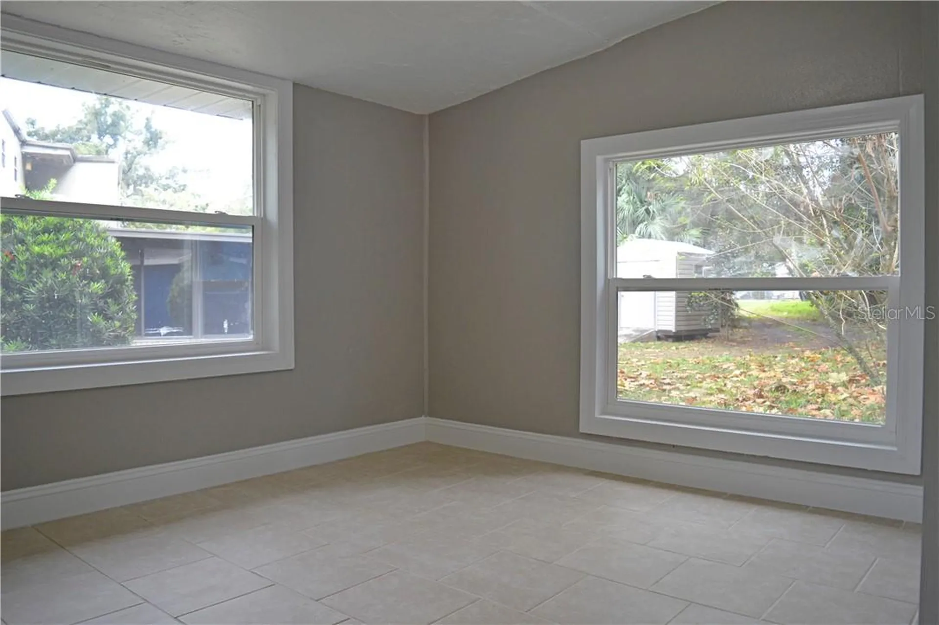 647 S Delaware Avenue Deland FL 32720