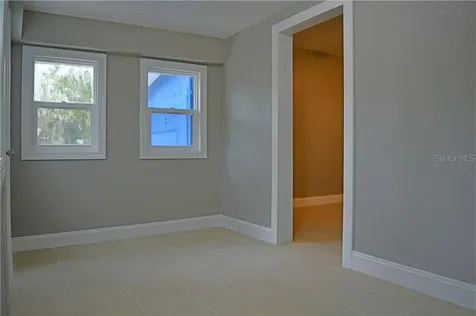 647 S Delaware Avenue Deland FL 32720