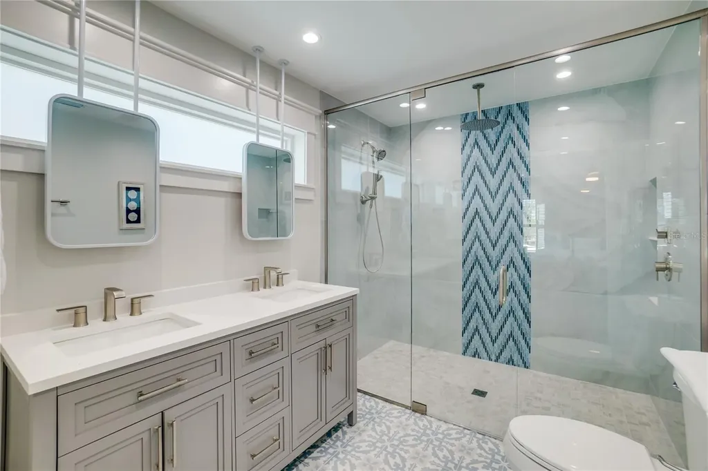 2102 Avenue B Bradenton Beach FL 34217