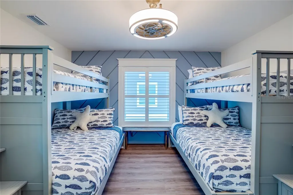 2102 Avenue B Bradenton Beach FL 34217