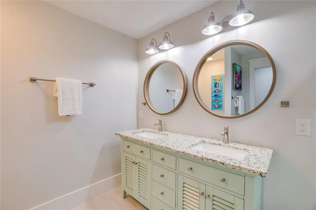 2102 Avenue B Bradenton Beach FL 34217