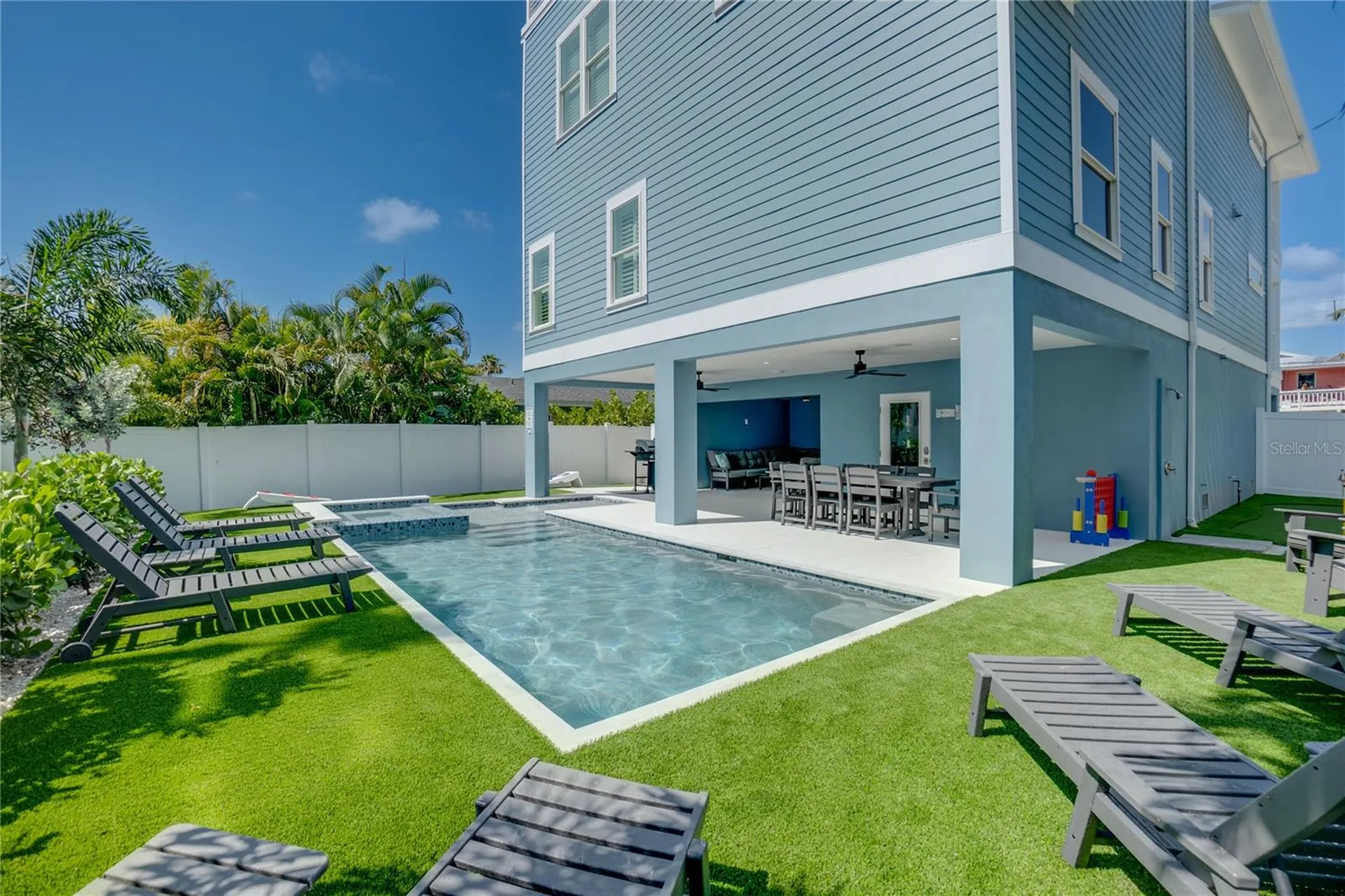 2102 Avenue B Bradenton Beach FL 34217
