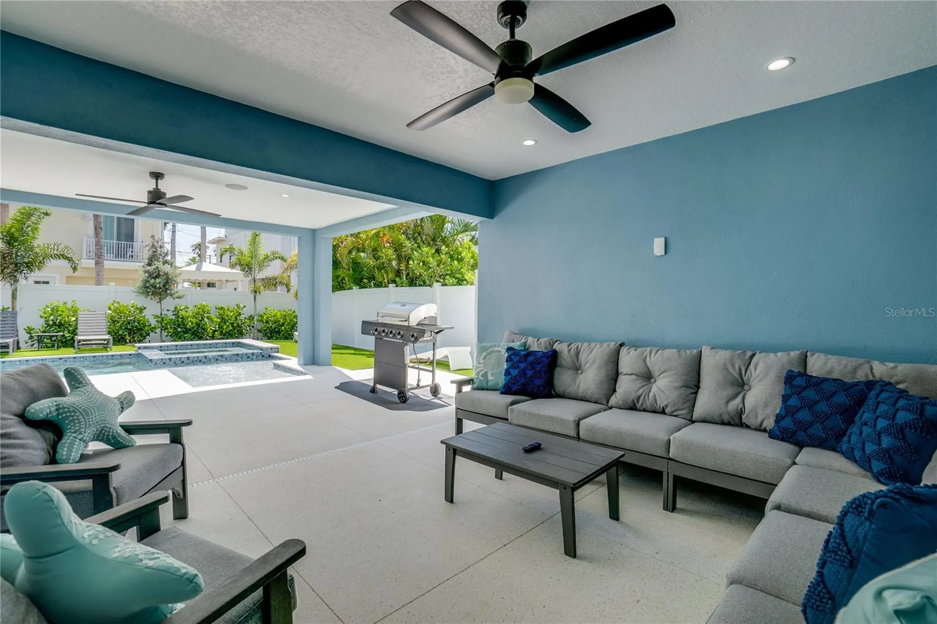 2102 Avenue B Bradenton Beach FL 34217
