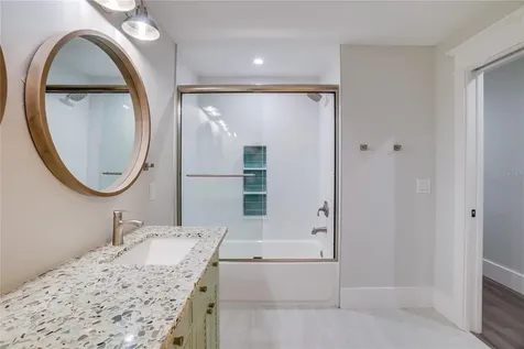 2102 Avenue B Bradenton Beach FL 34217
