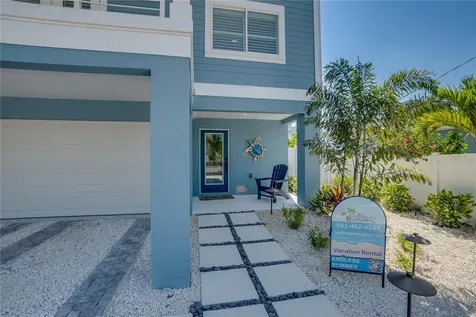 2102 Avenue B Bradenton Beach FL 34217