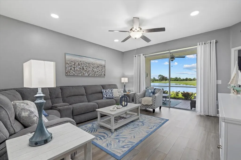 5271 Mahogany Run Avenue Sarasota FL 34241