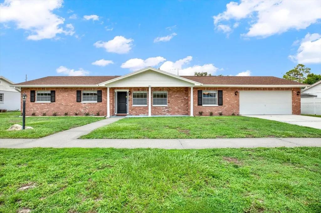 2511 Greenmoor Place Tampa FL 33618