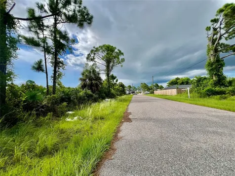 5587 Veracruz Terrace Port Charlotte FL 33981