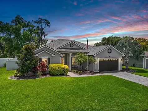 1715 Oakwood Estates Drive Plant City FL 33563