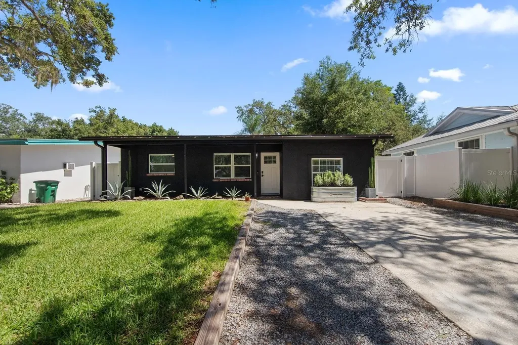 15 Joyce Street Safety Harbor FL 34695