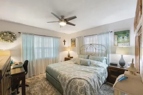 10133 52nd Avenue N St Petersburg FL 33708