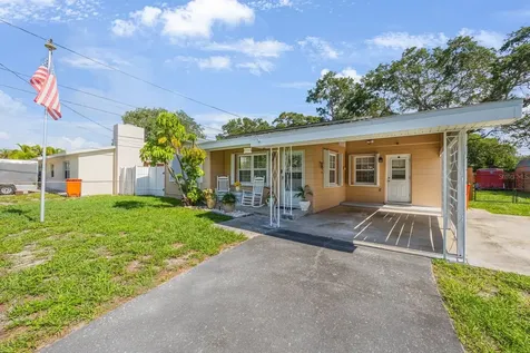 10133 52nd Avenue N St Petersburg FL 33708