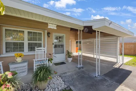 10133 52nd Avenue N St Petersburg FL 33708