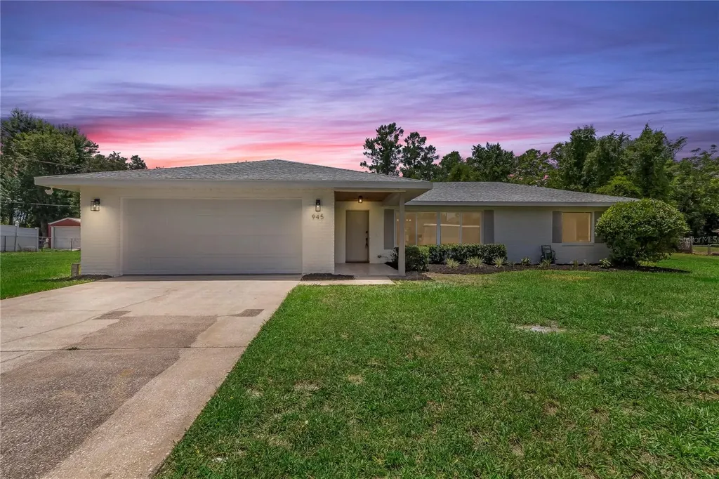 945 Vicksburg Street Deltona FL 32725